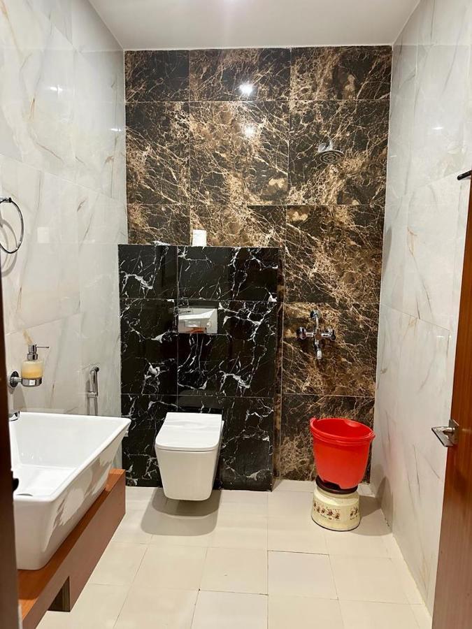 Royal Heritage Hotel & Resort Ayodhya Bagian luar foto